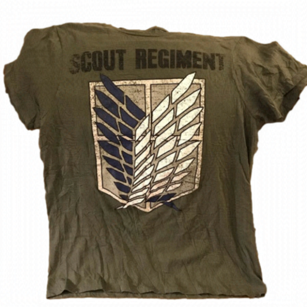 𝅺ATTACK on Titan T-shirt. Green.  Size medium. Unisex.